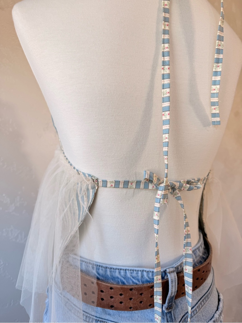 ONE-OF-A-KIND HANDMADE VINTAGE-FABRIC HALTER TOP 🩵 XS - Picture 8 of 16